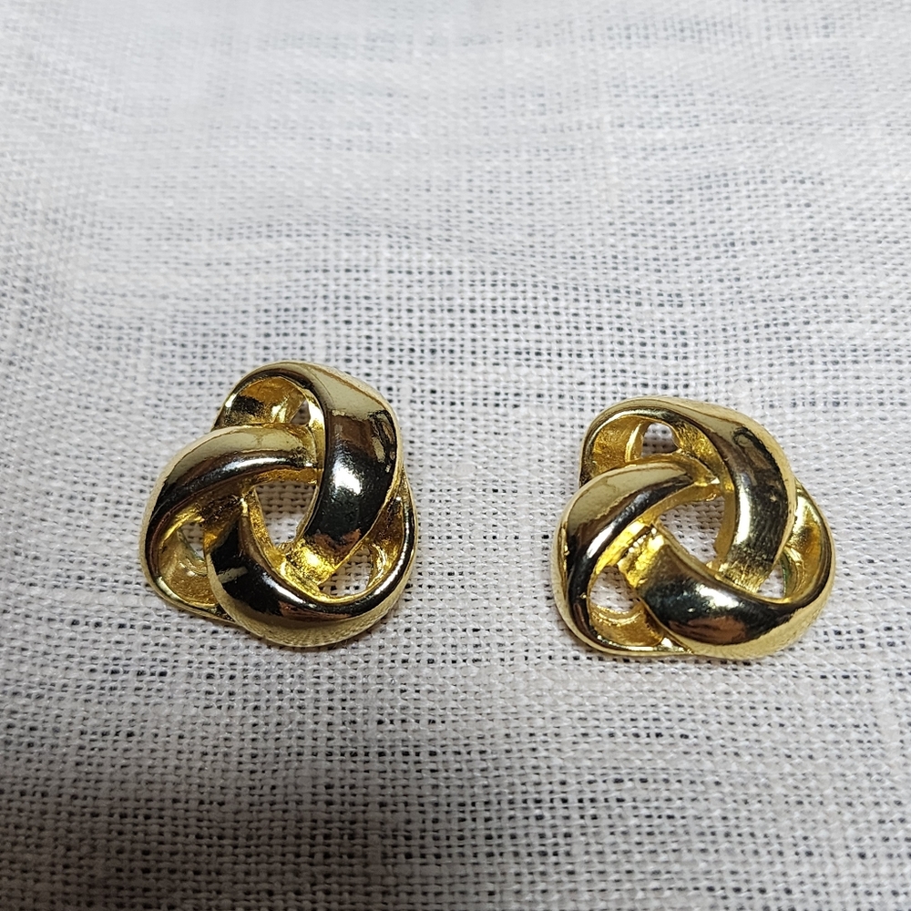 Vintage Gold Knot Earrings Pierced 80s Modernist .5"